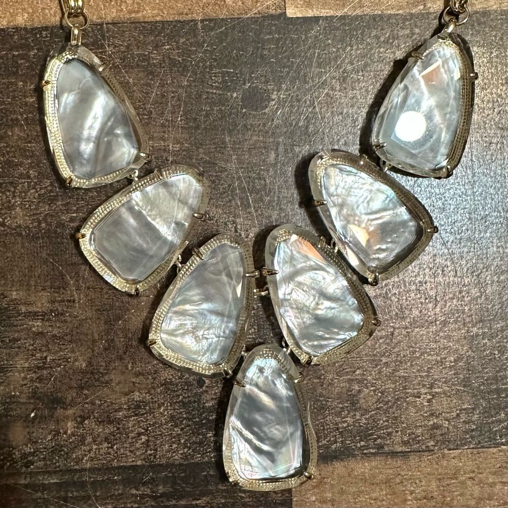 Kendra Scott Ivory Pearl Illusion Harlow - Picture 2 of 2